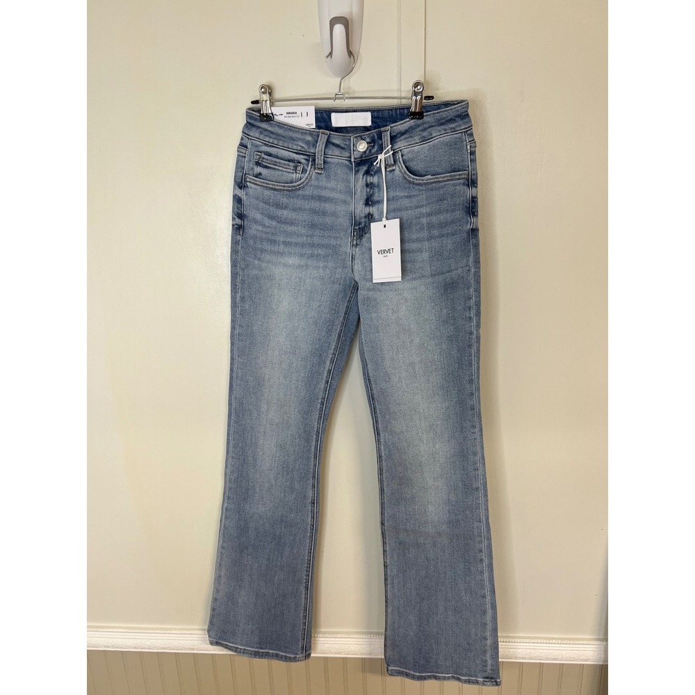 Vervet Blue Miranda Mid-Rise Boot Cut Jeans Light Wash T6460 Size 27 NEW - Picture 3 of 9